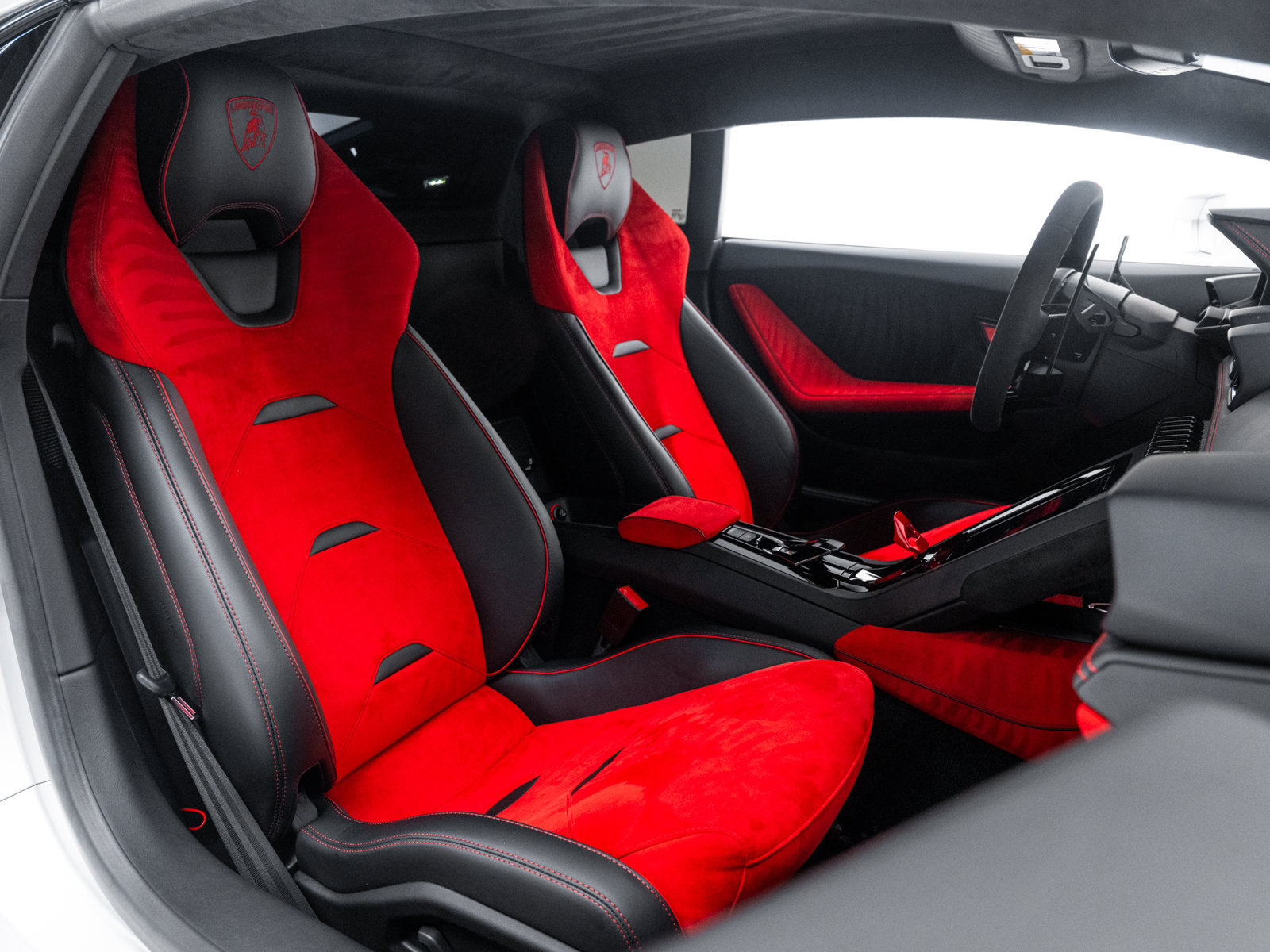 Used 2020 Lamborghini Huracan EVO AWD/4WD image 43