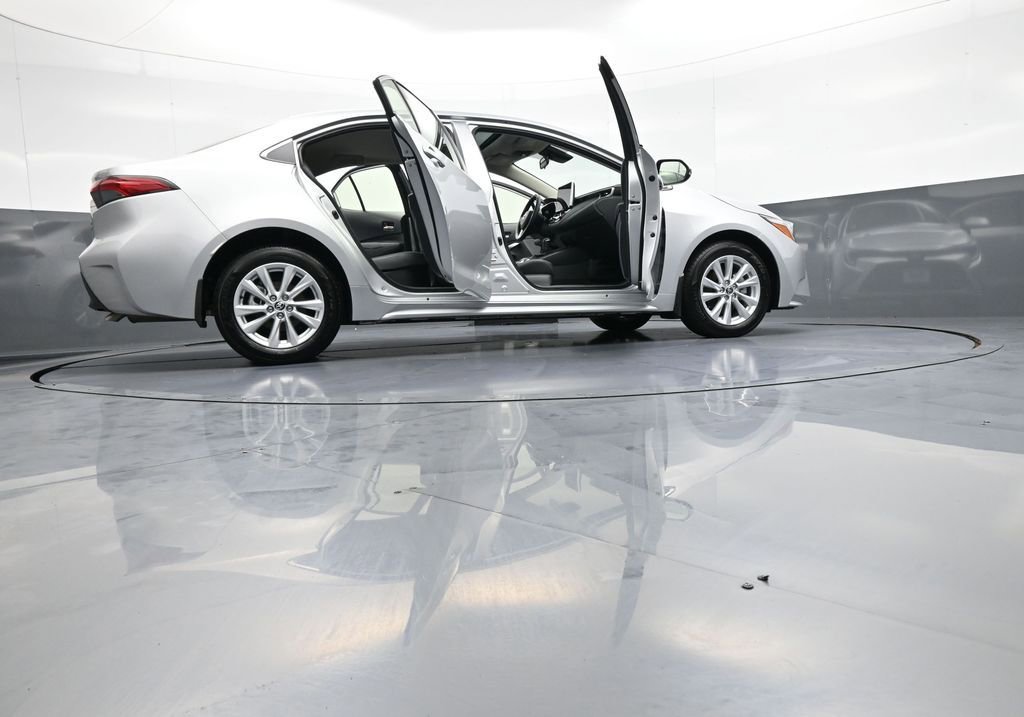 Certified 2025 Toyota Corolla XLE image 47