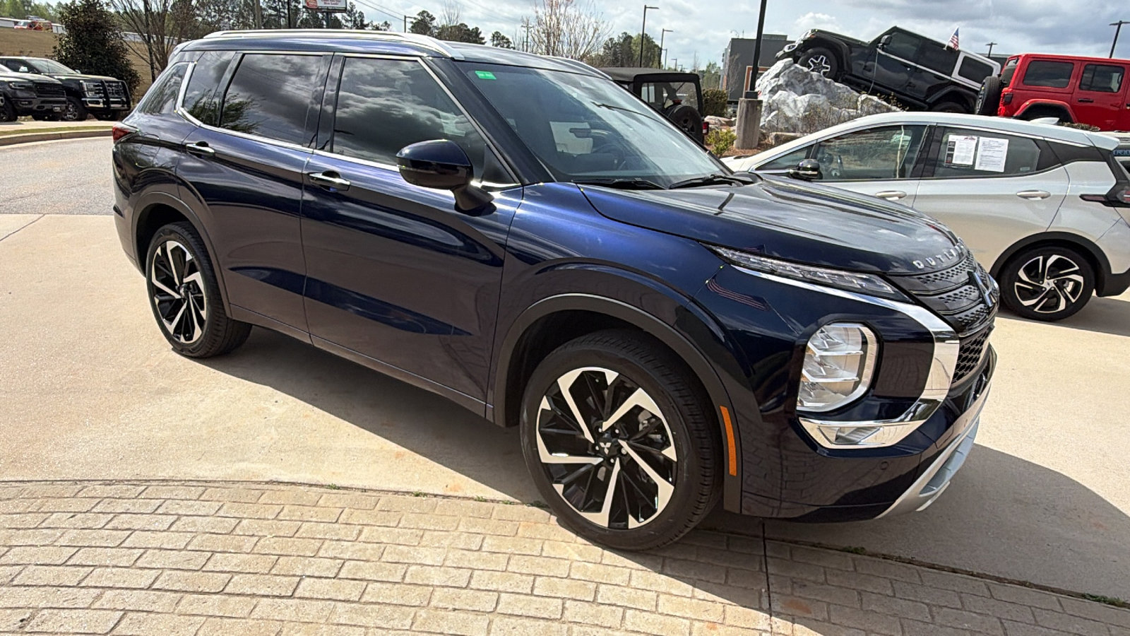 Used 2022 Mitsubishi Outlander SEL image 5