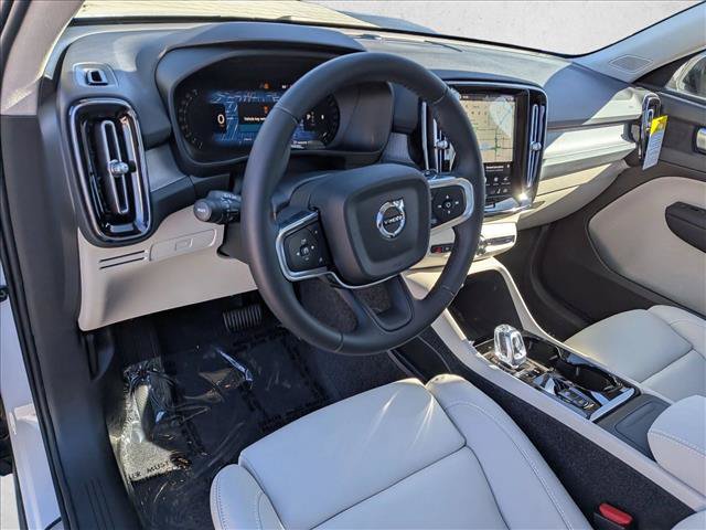New 2026 Volvo XC40 B5 Ultra w/ Climate Package AWD/4WD image 3