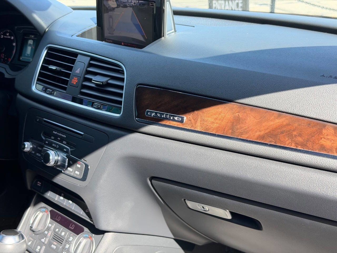 Used 2018 Audi Q3 2.0T Premium Plus w/ Premium Plus Package AWD/4WD image 24