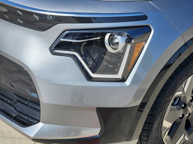 Certified 2024 Kia Niro Wind FWD image 9