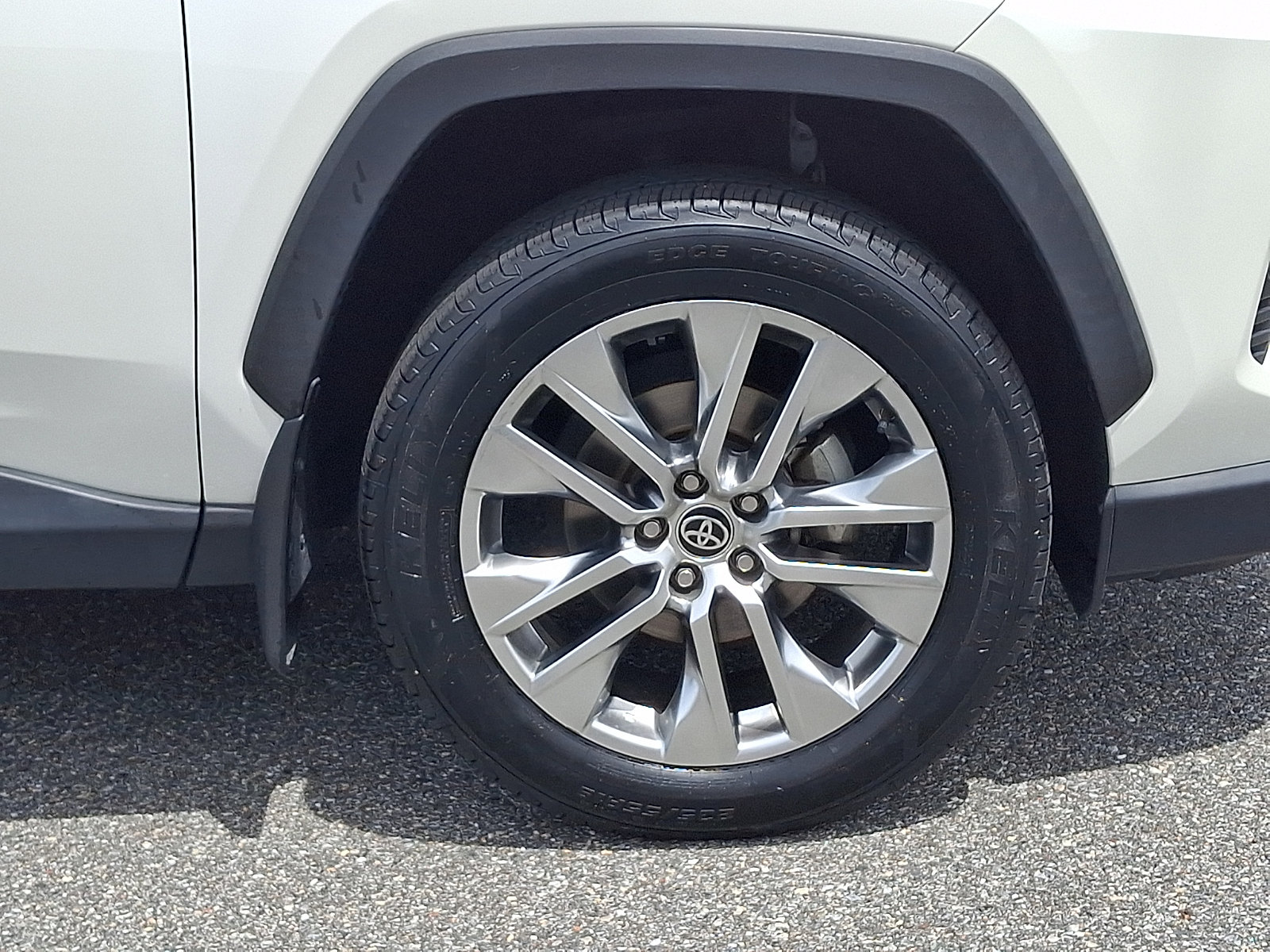 Used 2021 Toyota RAV4 XLE Premium AWD/4WD image 8