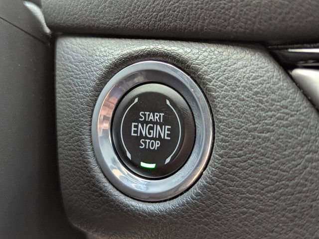 Used 2024 Cadillac XT4 Premium Luxury image 34