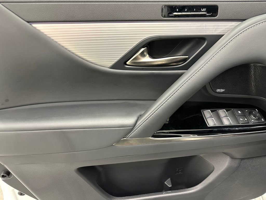 Used 2024 Lexus LX 600 F Sport AWD/4WD image 18