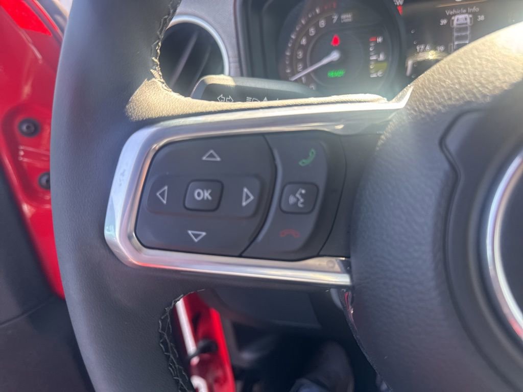 Used 2025 Jeep Wrangler Unlimited Sahara image 13