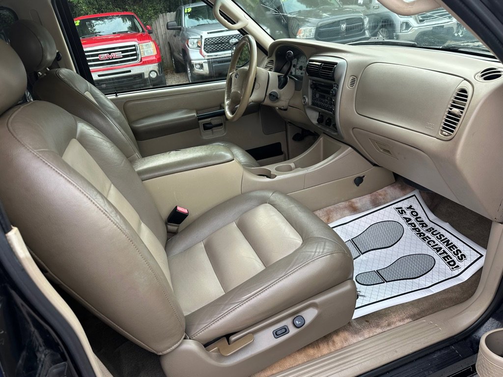 Used 2003 Ford Explorer image 13