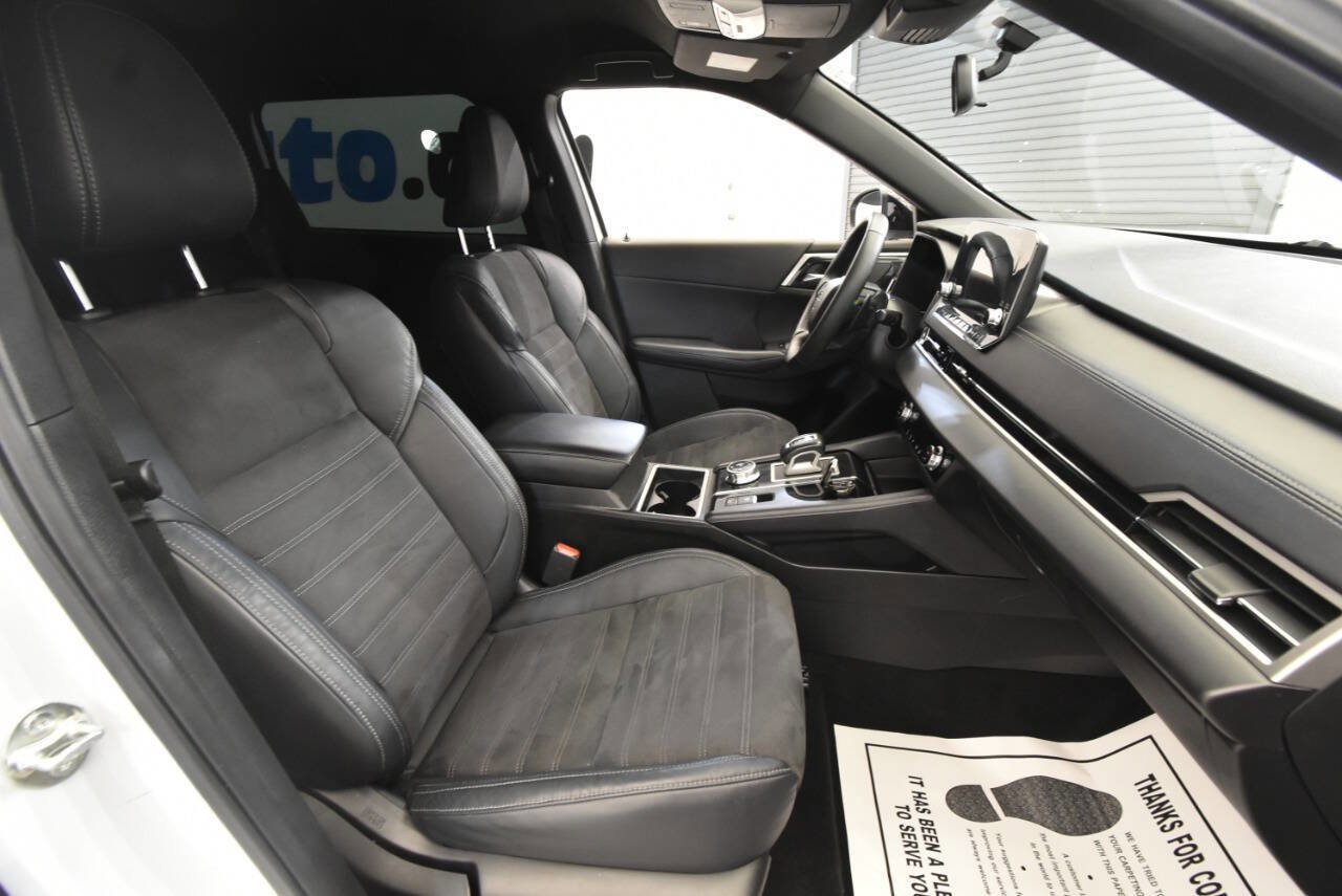 Used 2023 Mitsubishi Outlander SE Black Edition image 15