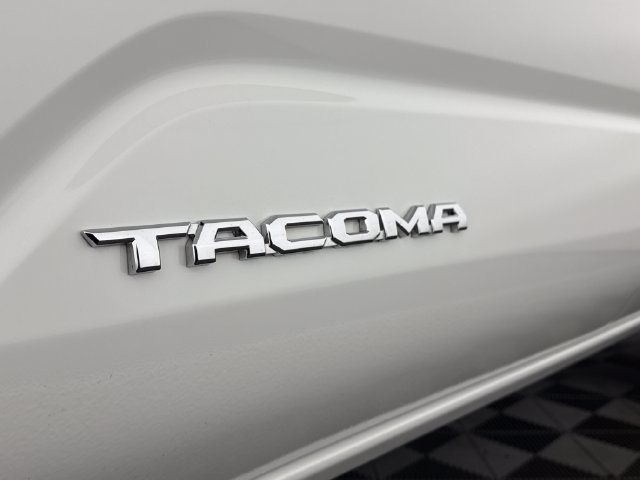 Used 2024 Toyota Tacoma SR5 AWD/4WD image 18