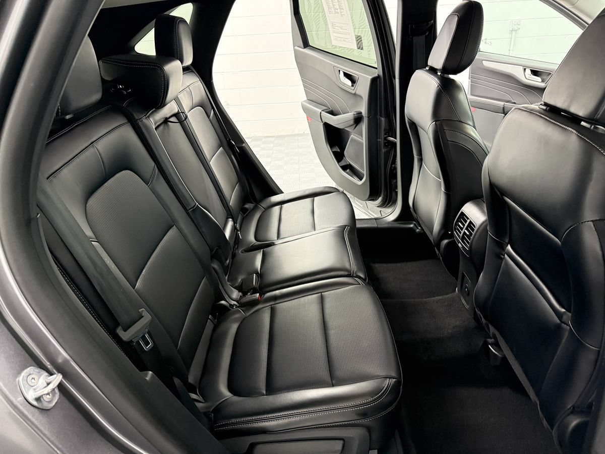 Used 2025 Ford Escape Platinum AWD/4WD image 12