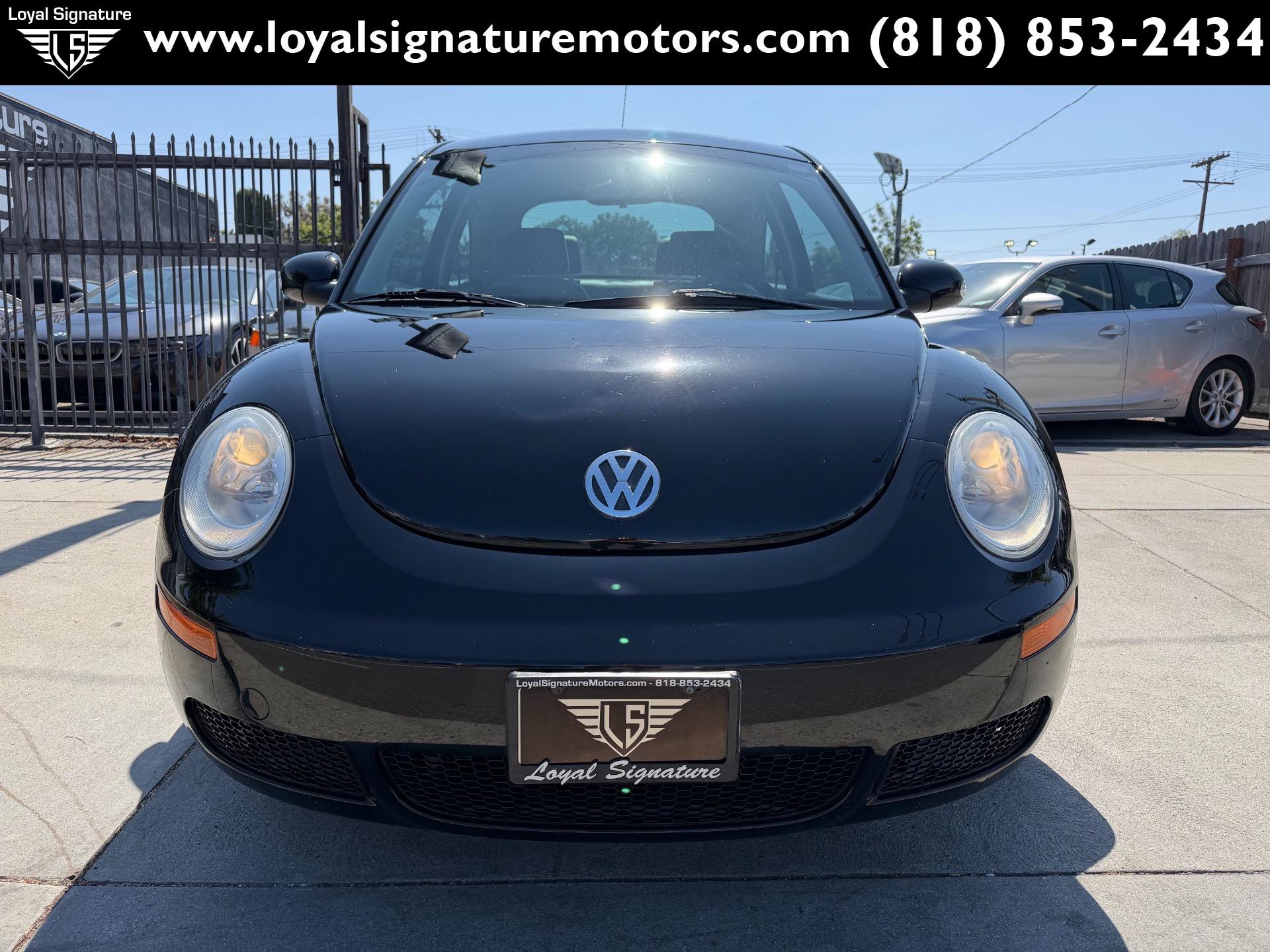 Used 2009 Volkswagen Beetle S FWD image 2