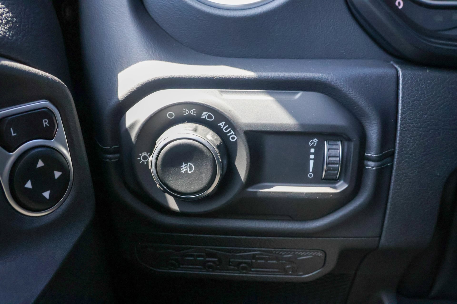 New 2026 Jeep Wrangler Unlimited Sahara AWD/4WD image 29
