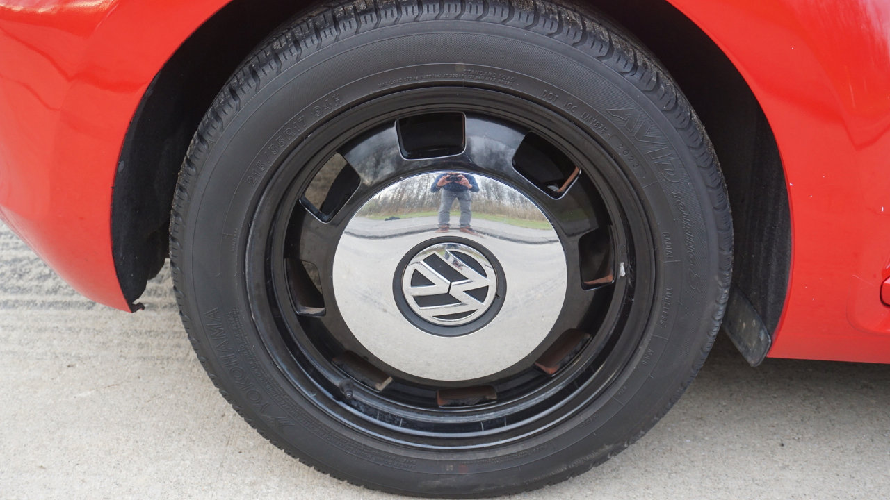 Used 2014 Volkswagen Beetle 2.5 image 11