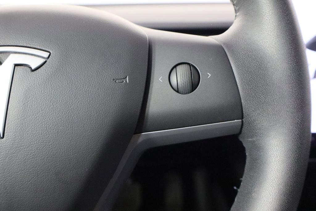 Used 2020 Tesla Model 3 Standard Range image 32