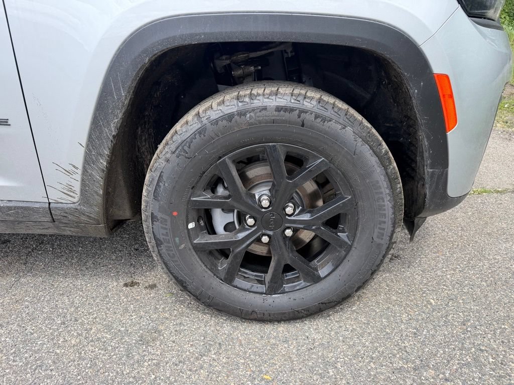 New 2026 Jeep Grand Cherokee Altitude AWD/4WD image 28