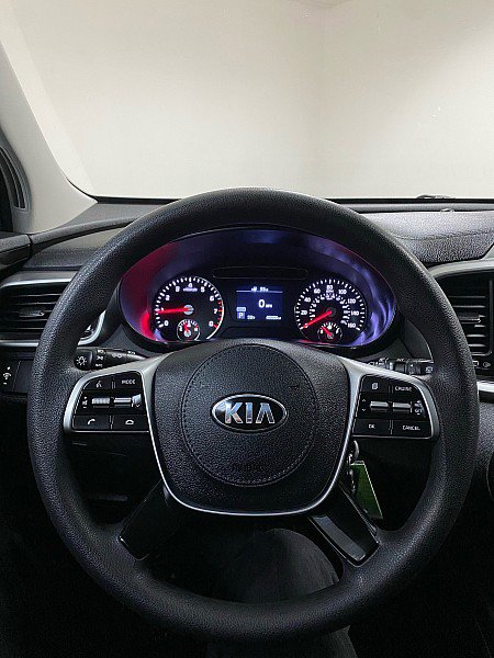 Used 2020 Kia Sorento L image 15
