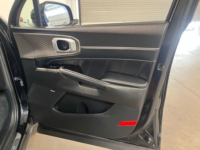 Used 2021 Kia Sorento SX image 12
