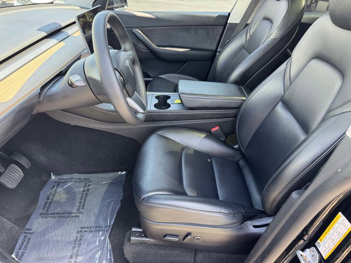 Used 2022 Tesla Model Y Long Range AWD/4WD image 29