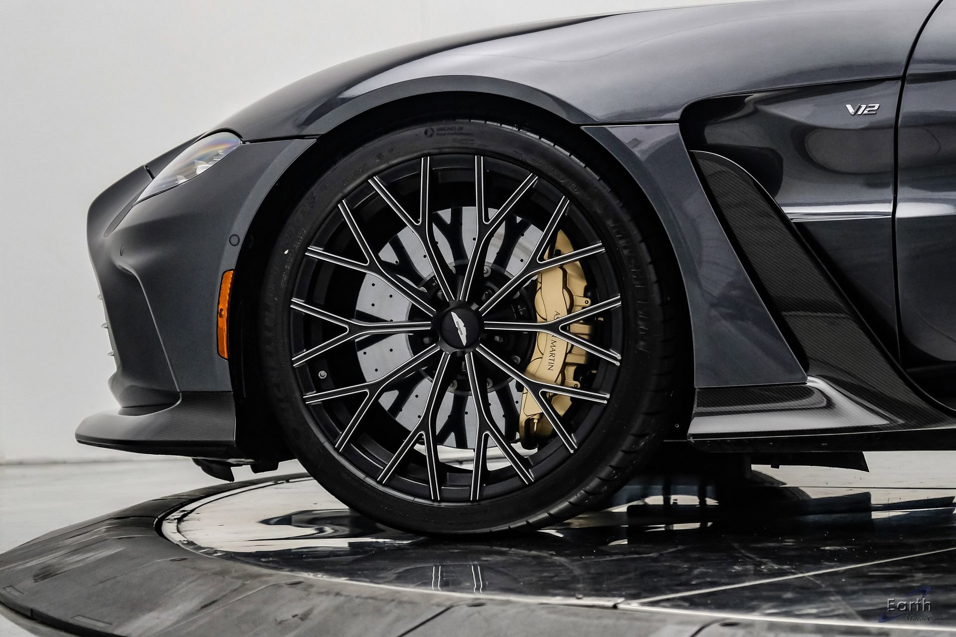 Used 2023 Aston Martin V12 Vantage RWD image 90