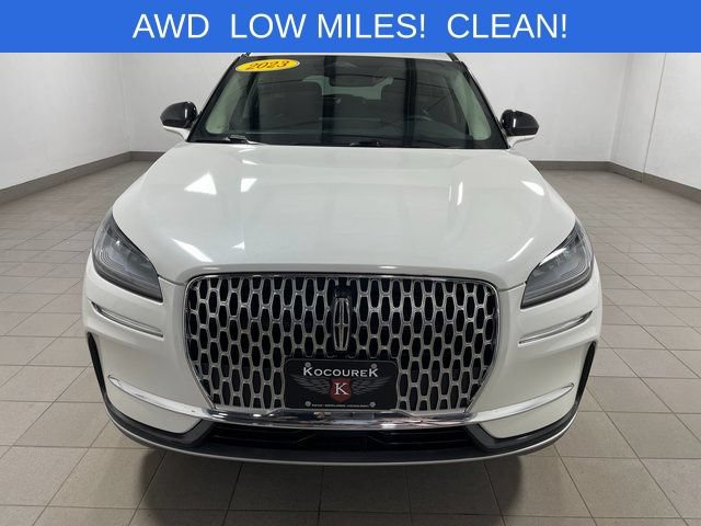 Used 2023 Lincoln Corsair AWD image 2
