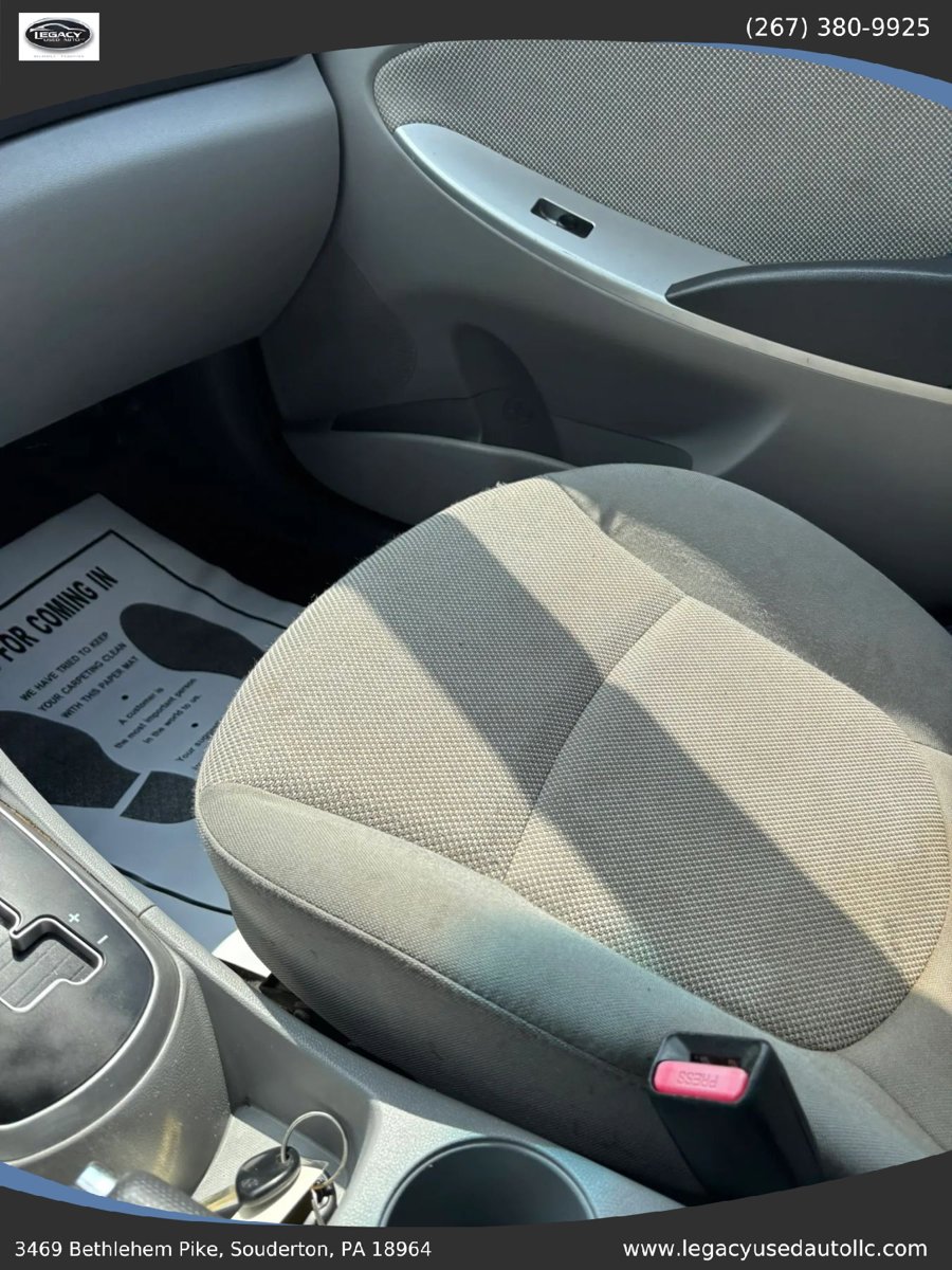 Used 2012 Hyundai Accent GLS FWD image 23