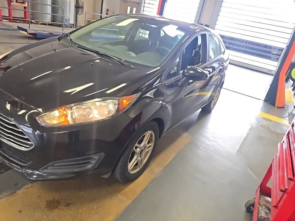 Used 2017 Ford Fiesta SE FWD image 2