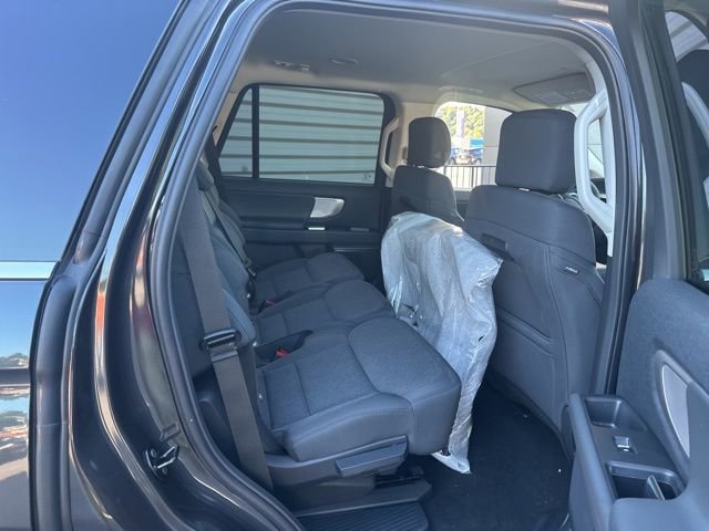 New 2025 Ford Expedition Active image 32