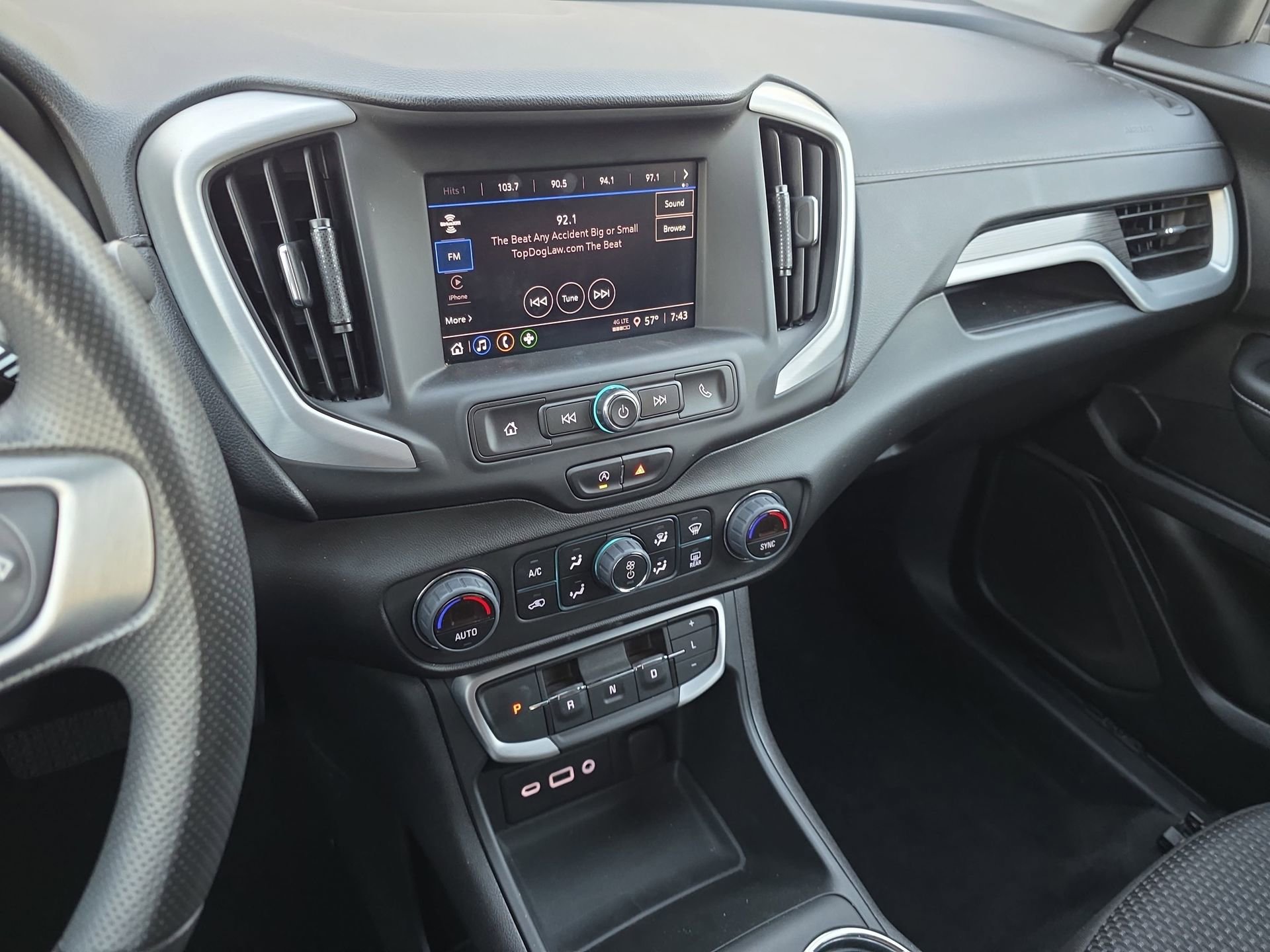 Used 2024 GMC Terrain SLE w/ Driver Convenience Package image 19