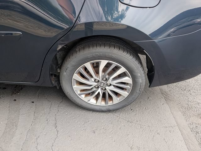 Used 2017 Toyota Corolla L FWD image 18
