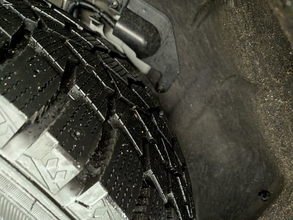 Used 2023 Nissan Rogue SV image 14