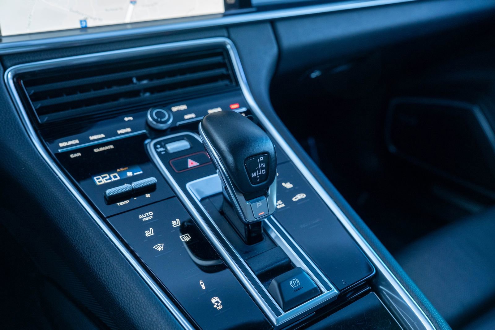 Certified 2022 Porsche Panamera 4 w/ Premium Package image 30