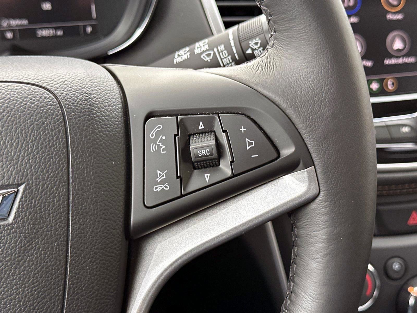 Certified 2022 Chevrolet Trax LT w/ LT Convenience Package image 21