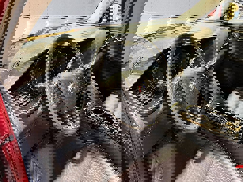 Used 2023 Buick Envision Essence image 10