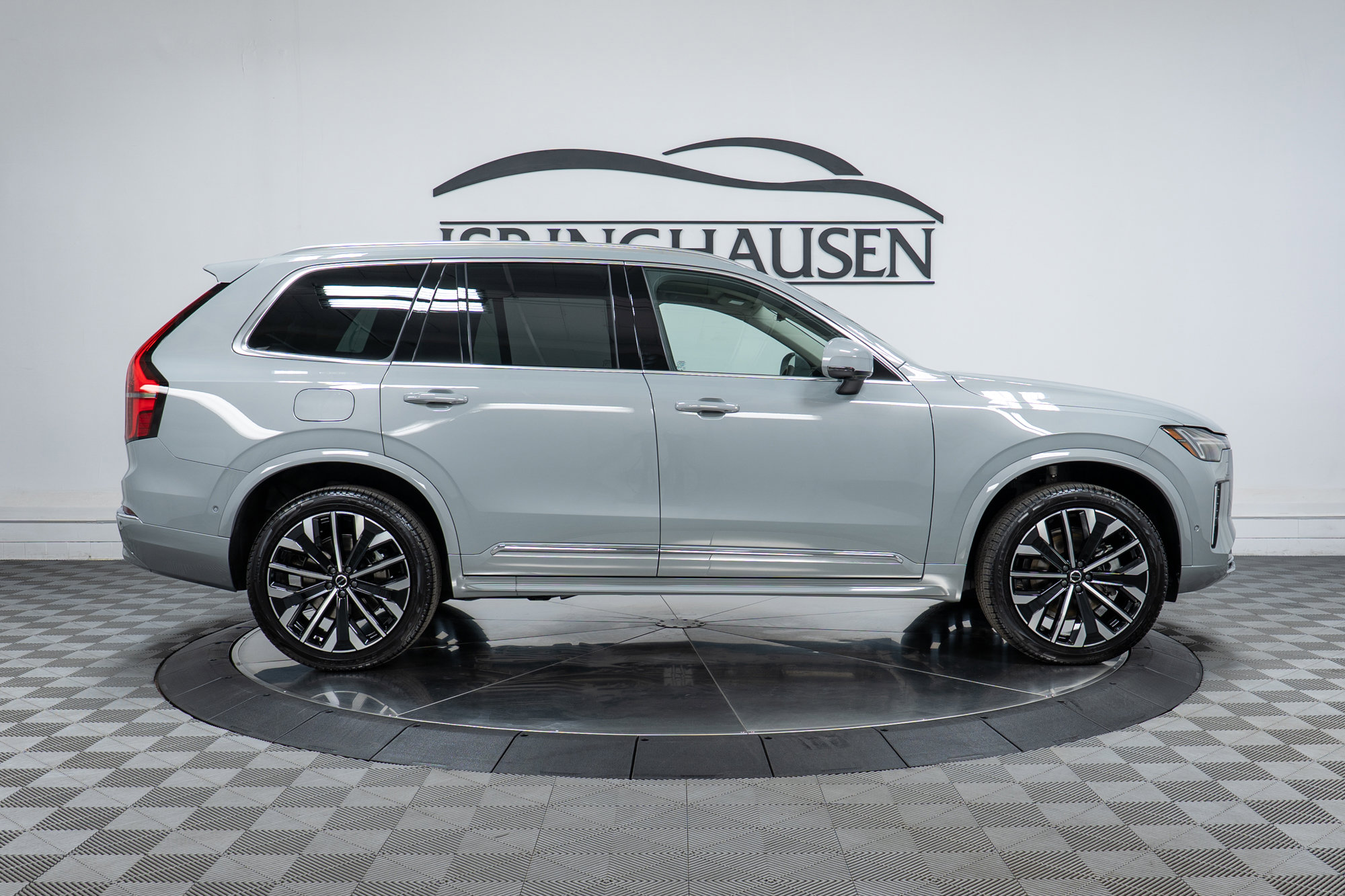 New 2026 Volvo XC90 B6 Plus w/ Protection Package Premier image 4