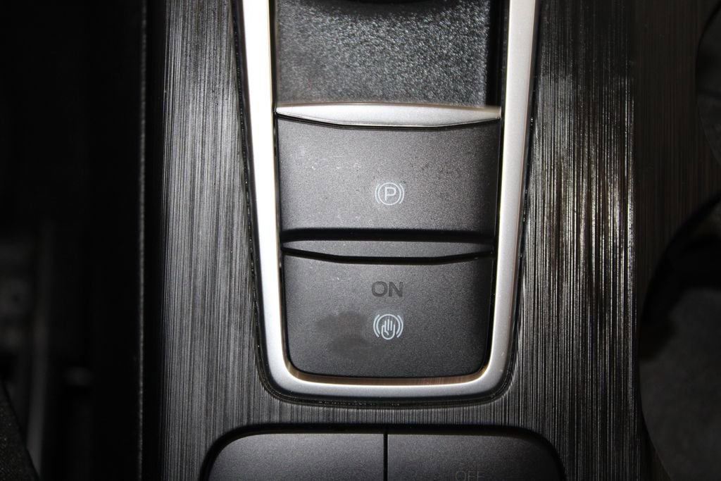 Used 2025 Ford Escape Active image 40