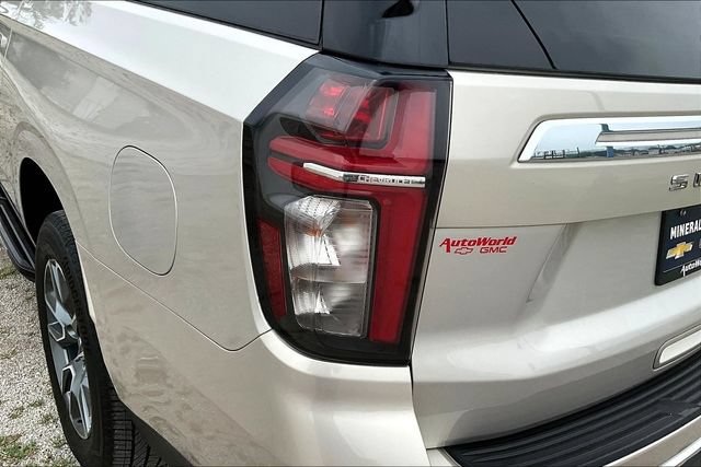 Used 2024 Chevrolet Suburban LT RWD image 23