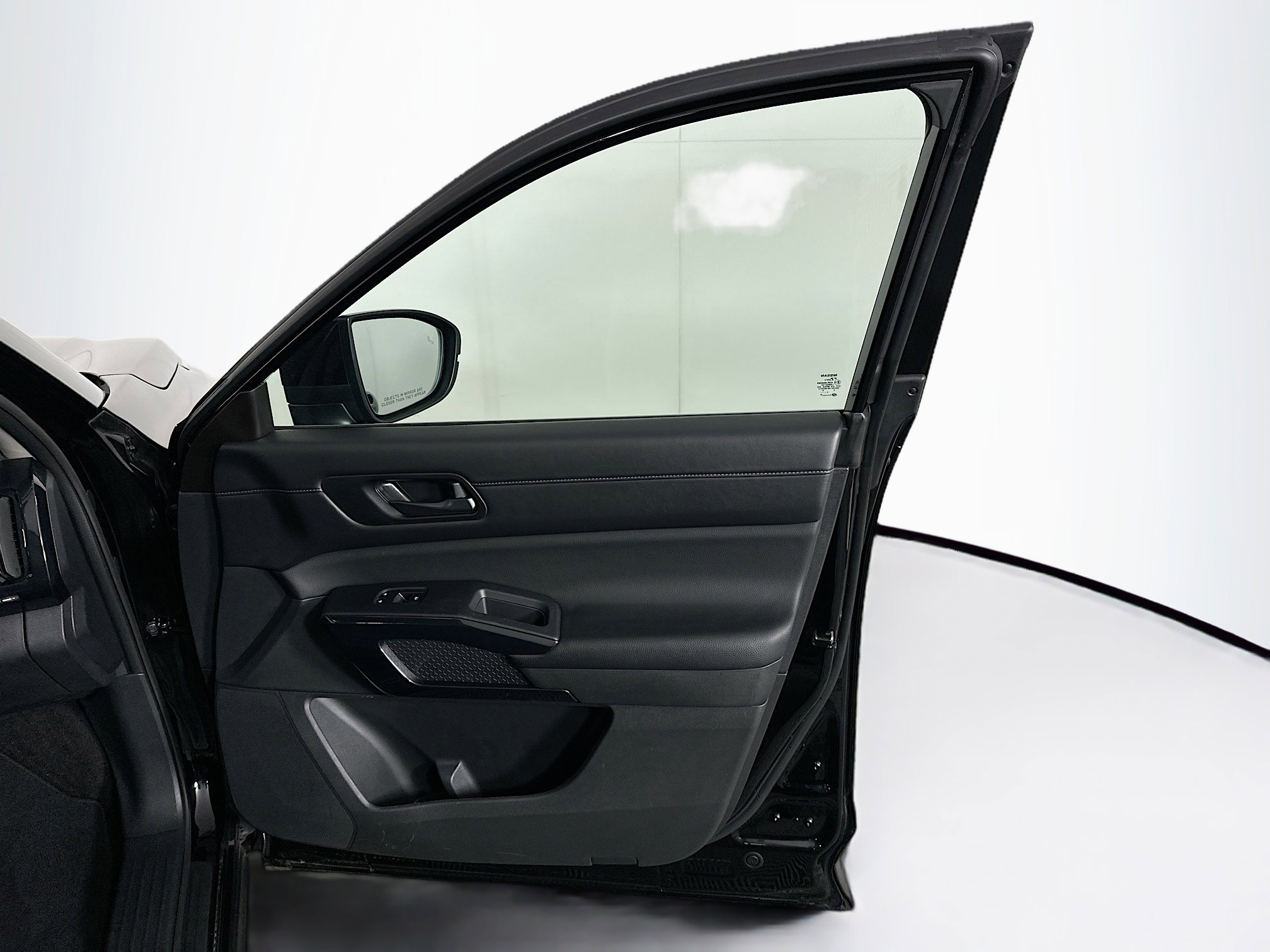 Used 2025 Nissan Pathfinder SV image 33