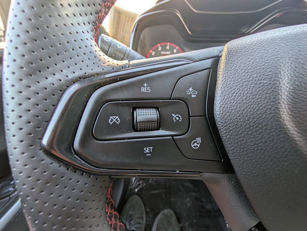 Used 2025 Chevrolet Trax RS w/ Driver Confidence Package image 21