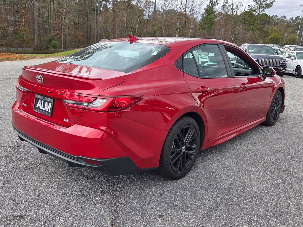 Used 2025 Toyota Camry SE image 12