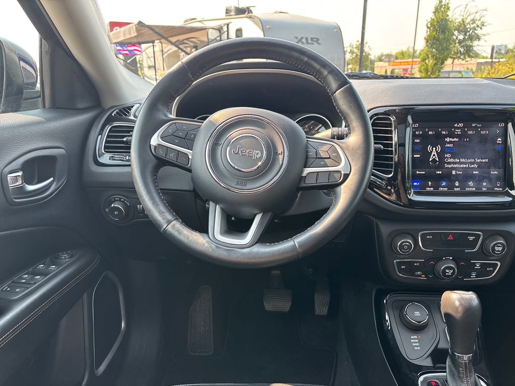 Used 2018 Jeep Compass Limited w/ Navigation Group AWD/4WD image 17