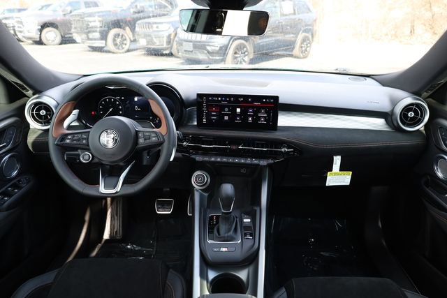 New 2025 Alfa Romeo Tonale image 13