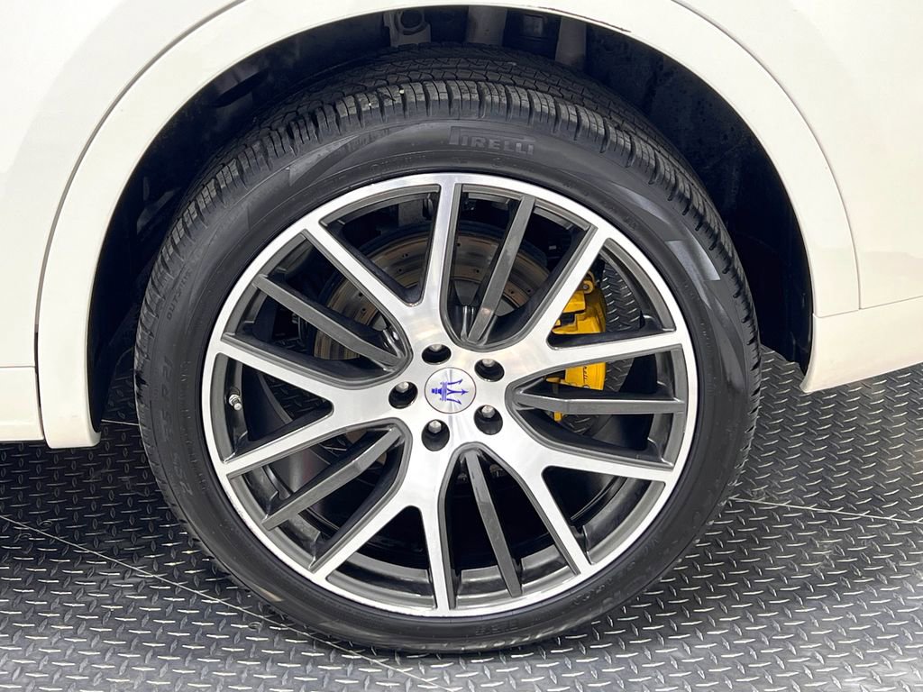 Used 2018 Maserati Levante S GranSport image 37