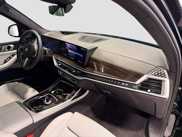 Used 2025 BMW X7 xDrive40i w/ Executive Package image 26
