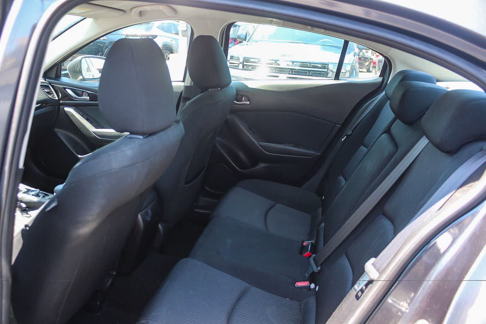 Used 2016 MAZDA MAZDA3 i Sport w/ Preferred Equipment Package FWD image 23