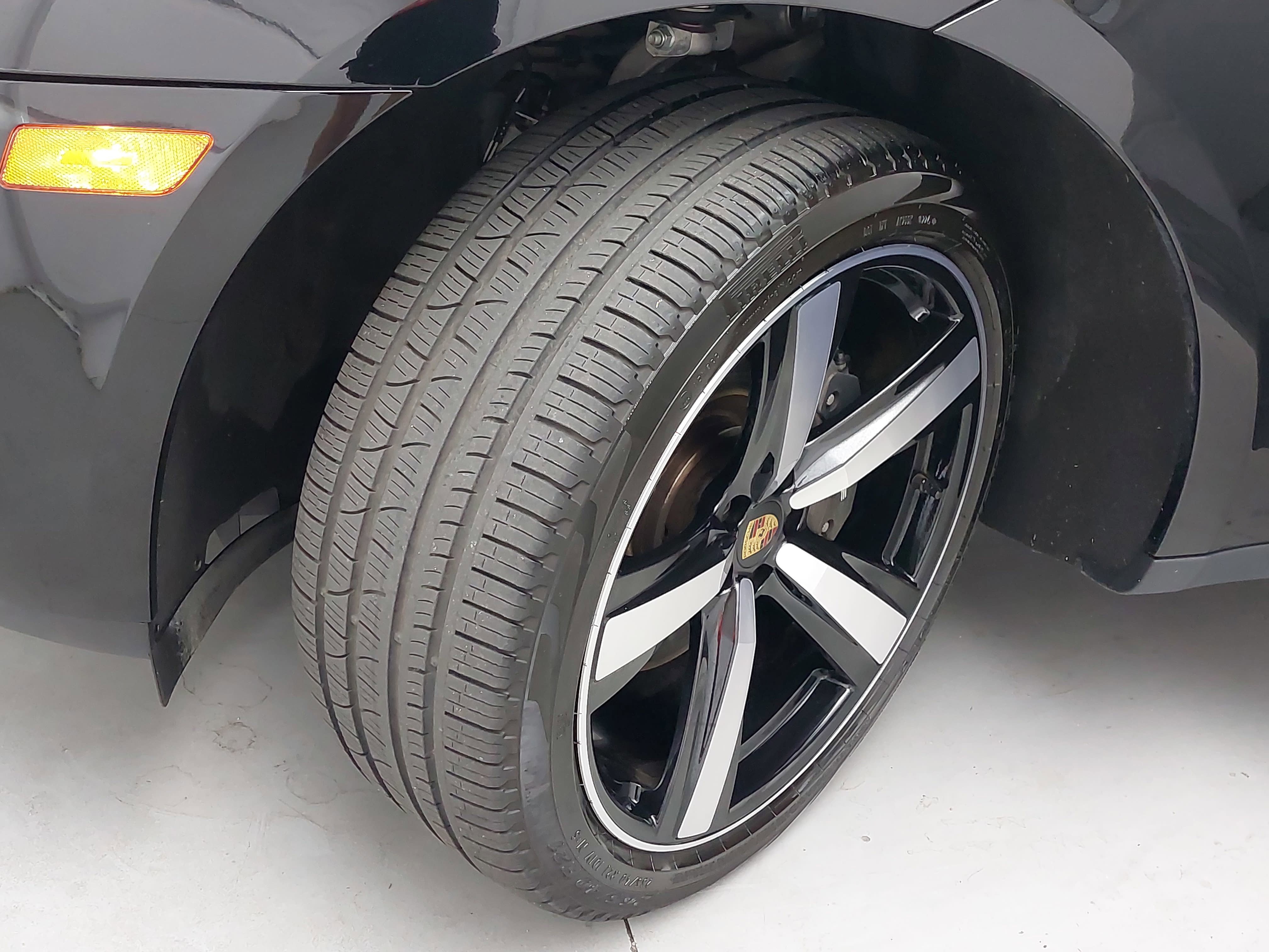 Certified 2024 Porsche Macan Turbo AWD/4WD image 35