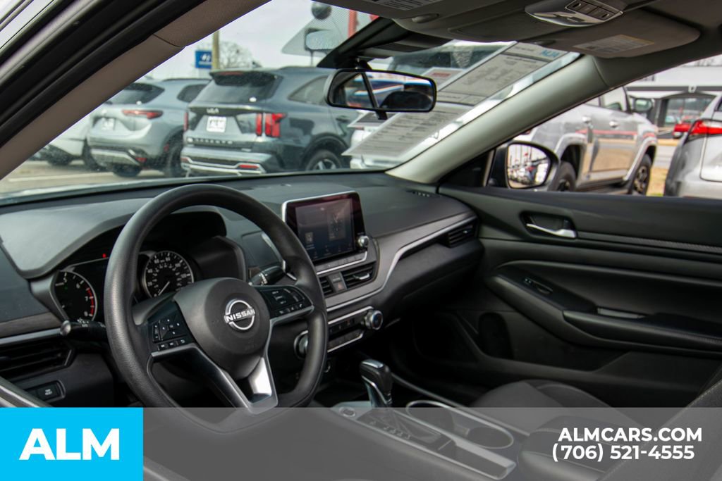 Used 2024 Nissan Altima 2.5 SV image 8