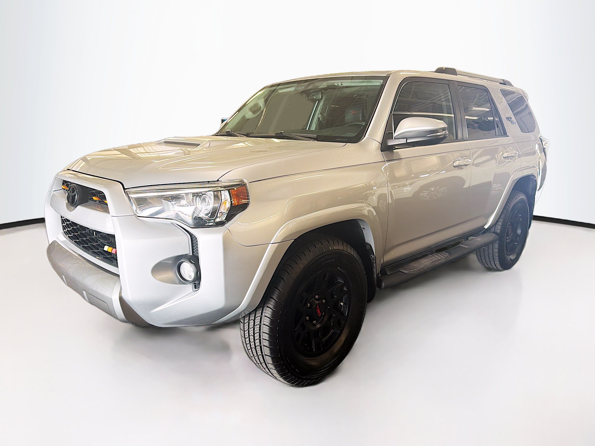 Used 2018 Toyota 4Runner TRD Off-Road Premium AWD/4WD image 3