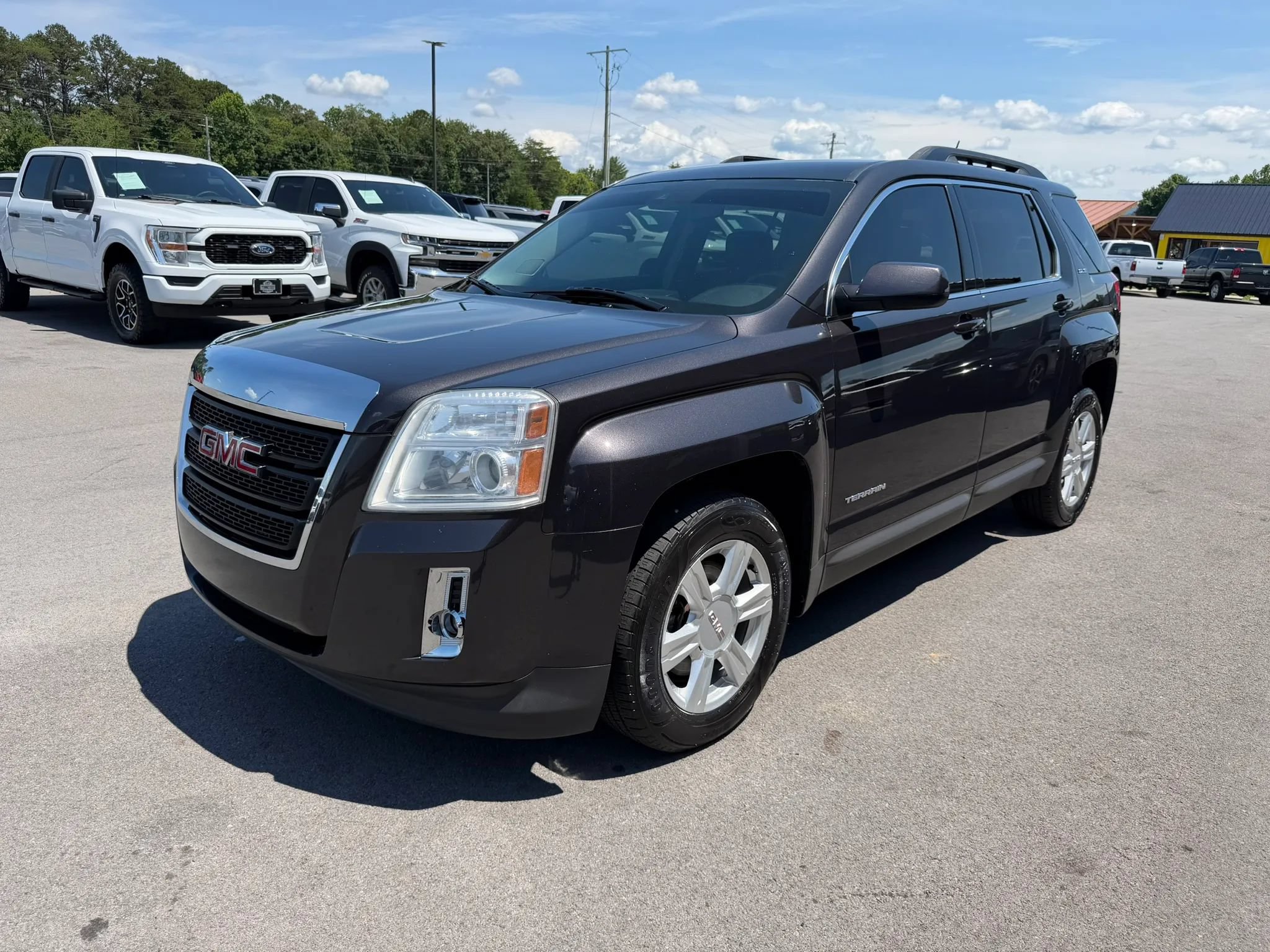 Used 2015 GMC Terrain SLE w/ Safety Package AWD/4WD image 2