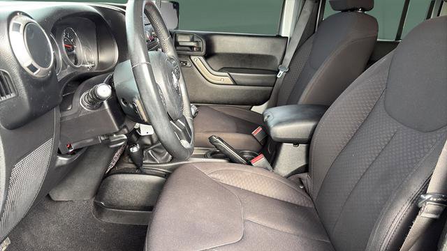 Used 2013 Jeep Wrangler Unlimited Sport image 16