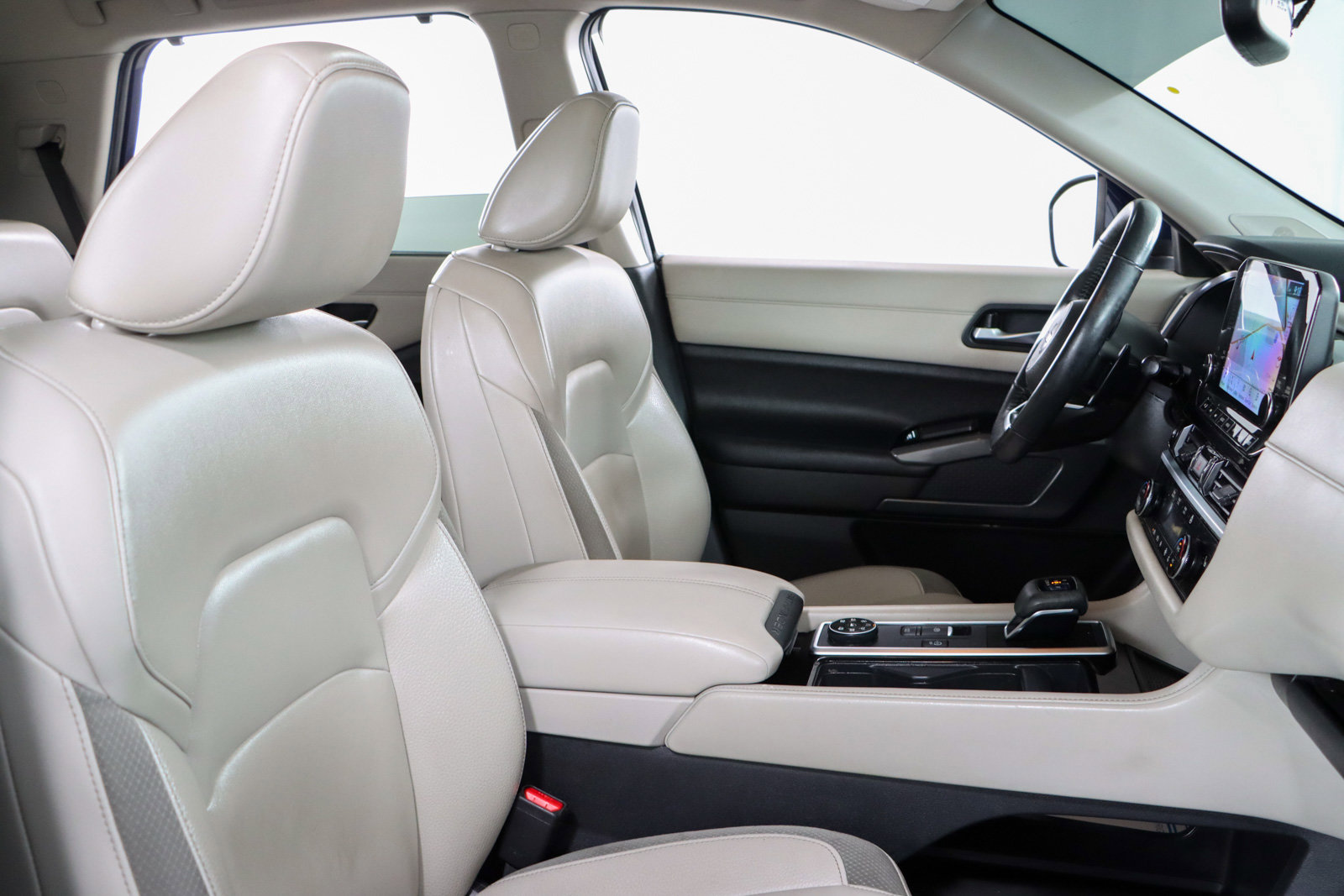 Used 2022 Nissan Pathfinder SL w/ SL Premium Package image 28